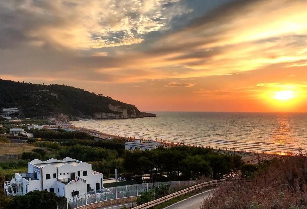 بيسْكيتْشّي Albergo Villa A Mare المظهر الخارجي الصورة