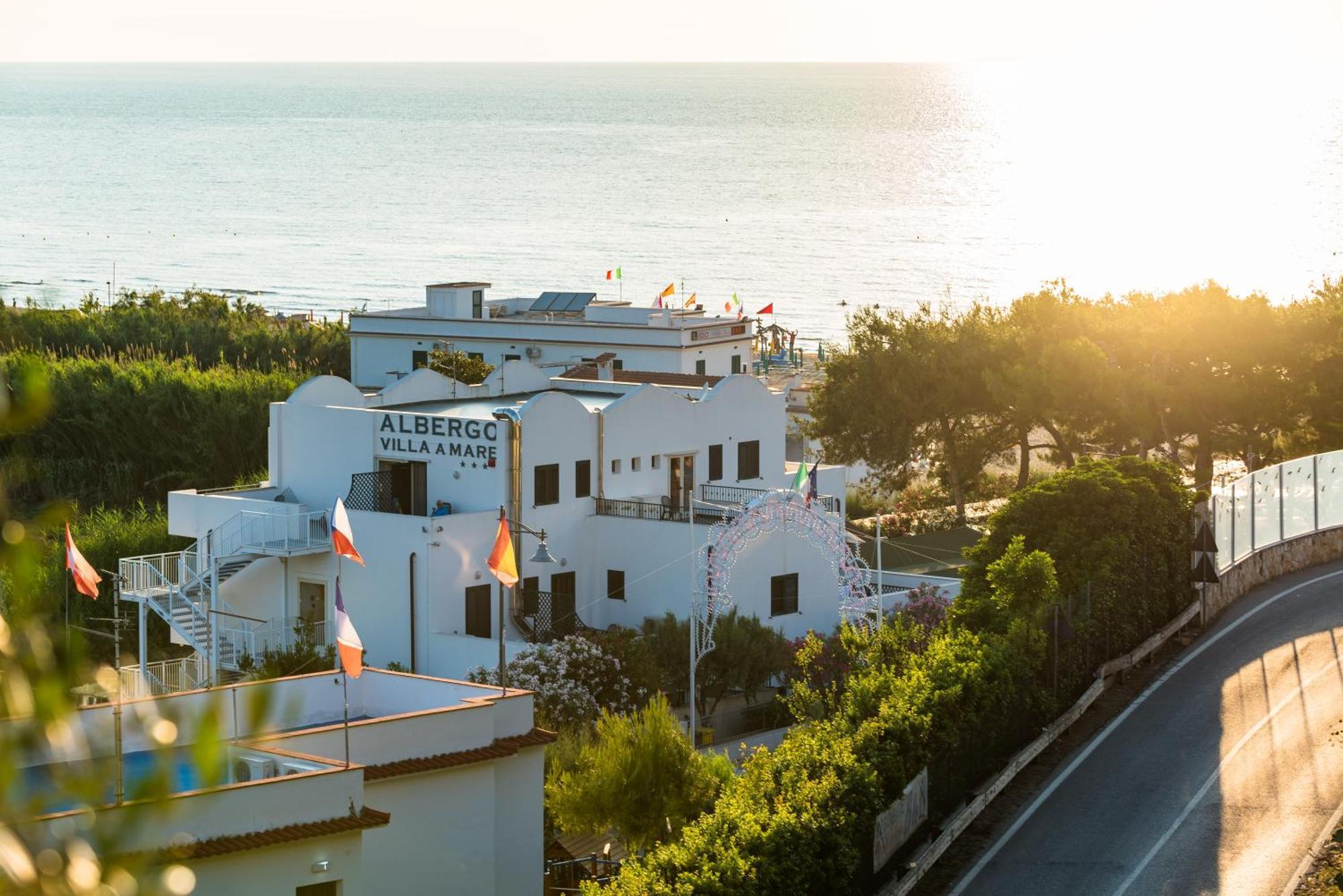 بيسْكيتْشّي Albergo Villa A Mare المظهر الخارجي الصورة